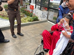 Drama Jemput Paksa Hasnaeni Wanita Emas yang Kini Tersangka