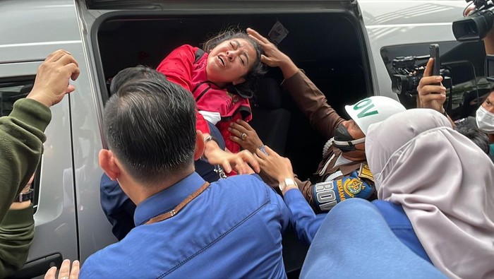 Hasnaeni Wanita Emas Jadi Tersangka Kejagung, Teriak Histeris saat Ditahan