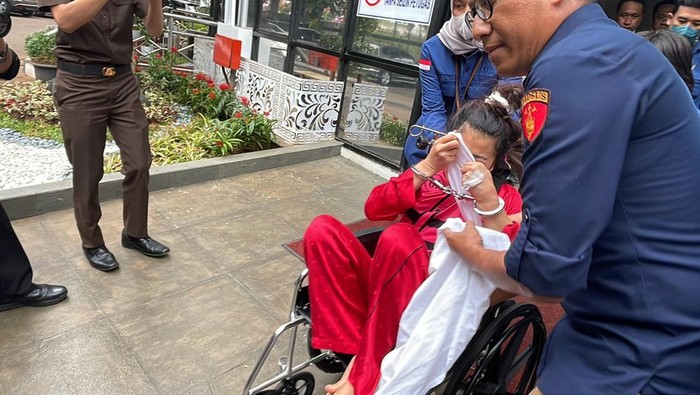 Hasnaeni Wanita Emas Jadi Tersangka Kejagung, Teriak Histeris saat Ditahan