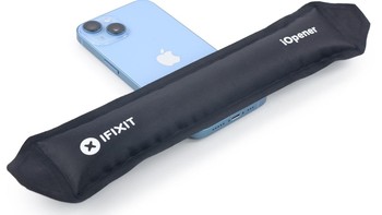 Jika bicara mengenai iPhone 14, fitur yang dibahas tentu peningkatan yang kentara, seperti kamera atau notch Dynamic Island. Akan tetapi ternyata ada fitur penting yang boleh dibilang luput dari perhatian. Foto: iFixit