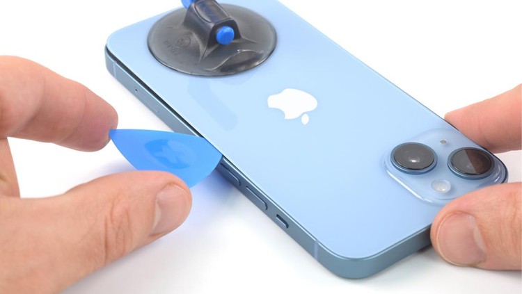 iPhone 14 dibongkar