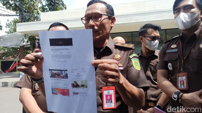 Jaksa di Kabupaten Garut melaporkan dua orang pengacara bernama Alvin Lim dan Hadi ke polisi.