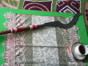 Senjata Pak Sakera Bukan Celurit Tapi Monteng