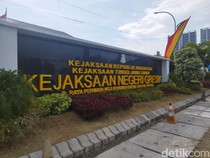 Bupati Gresik Pasang Badan Usai Kadiskoperindag Jadi Tersangka Korupsi