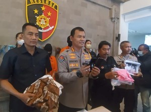 Sejoli Mesum Berpakaian Adat Bali Terancam 12 Tahun Bui