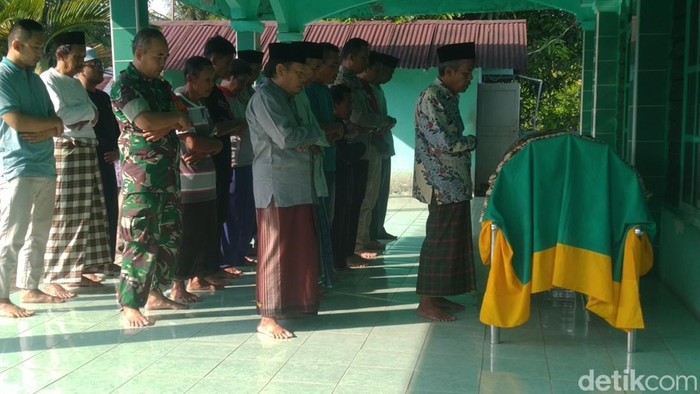 Korban pembunuhan oleh suaminya sendiri di Pemalang dimakamkan, Kamis (22/9/2022).