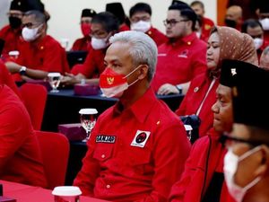 Relawan Bentuk Dewan Kopral Tandingi Dewan Kolonel, Ganjar: Tahan Diri