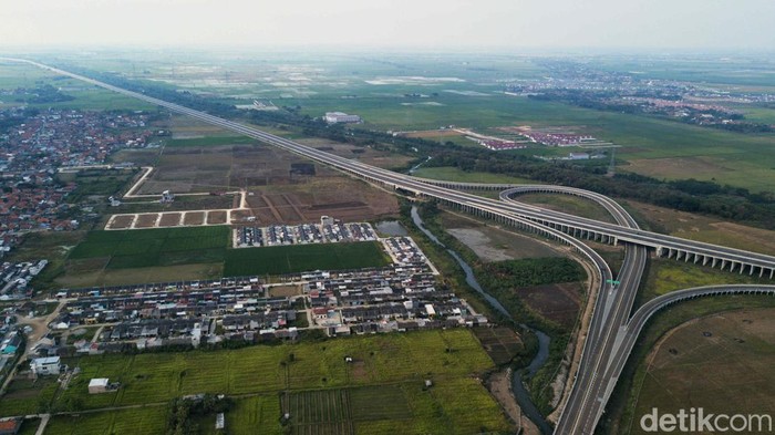 Tol Cibitung-Cilincing telah diresmikan oleh Presiden Joko Widodo. Begini potret Tol Cibitung-Cilincing dari udara.