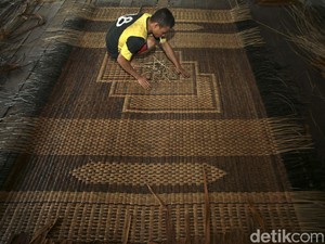 Mengenal Kerajinan Anyaman Bidai Khas Kalbar dan Maknanya