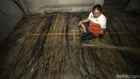 Ia juga menjelaskan bahwa kerajinan bidai ini, bersama anyaman rotan lainnya, merupakan sudah turun temurun dilakukan masyarakat Jagoi Babang. Bahkan menjadi salah satu sumber penghasilan bagi para pengrajinnya, baik menjual perseorangan maupun dalam bentuk koperasi.