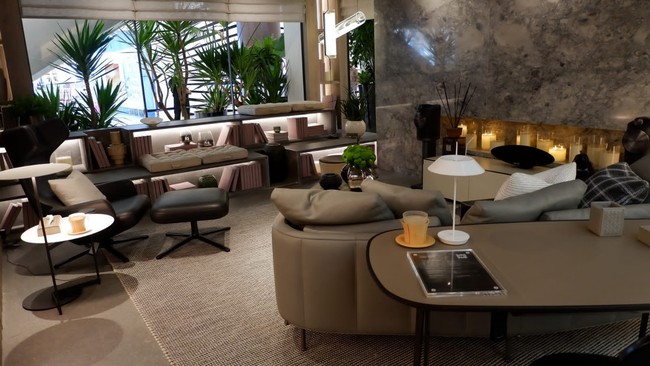 ID12, sebuah kumpulan 12 desainer interior ternama Tanah Air, kembali menggelar The Colors of Indonesia di Senayan City, Jakarta Pusat. Berlangsung pada 19-30 September 2022, pameran tahun ini yang memasuki edisi kelima mengangkat interior dari era neo klasik dan modern. (Foto: Dok. Tim Muara Bagdja)