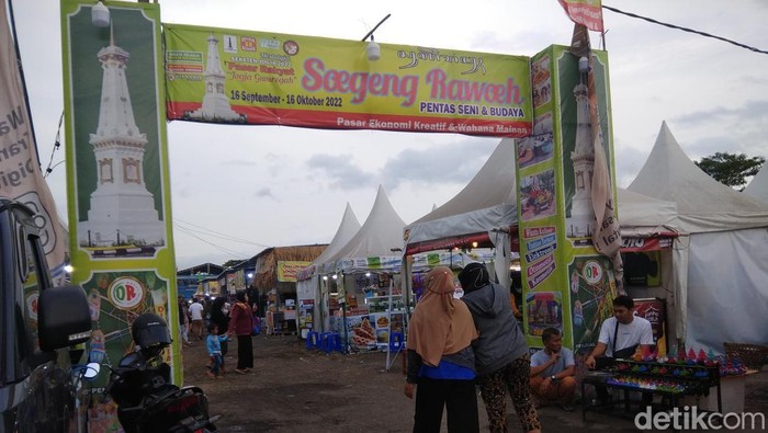 Pasar malam Sekaten Jogja 2022 digelar 16 September hingga 16 Oktober 2022 di eks kampus STIE Kerjasama, Jalan Parangtritis Km 3, Sewon, Bantul, DIY.