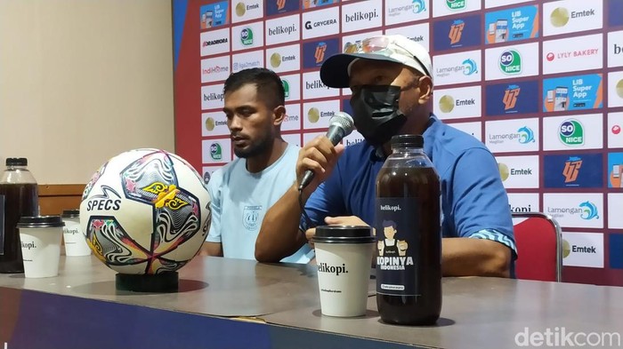 Pelatih Persela Fakhri Husaini