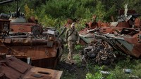 Pasukan Rusia meninggalkan kota Izium setelah berhasil direbut oleh tentara Ukraina.