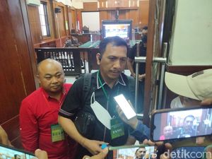Ada Saksi Kunci Tak Hadiri Sidang, Pengacara Mas Bechi Meradang