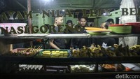 Sehingga pengunjung tak perlu repot-repot untuk berjalan kaki menuju wastafel.