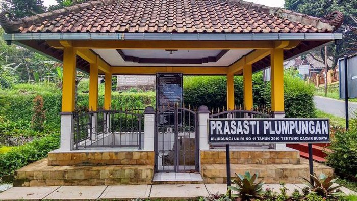 Prasasti Plumpungan di Salatiga.