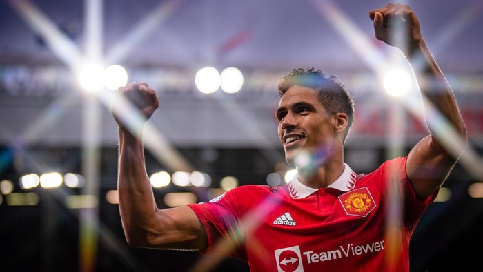 MANCHESTER, ENGLAND - SEPTEMBER 04:   Raphael Varane of Manchester United  reacts at the end of the Premier League match between Manchester United and Arsenal FC at Old Trafford on September 4, 2022 in Manchester, United Kingdom. (Photo by Ash Donelon/Manchester United via Getty Images)