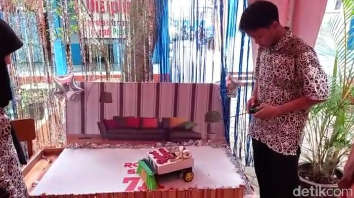 Robot penyapu karya siswa SMPN 7 Kota Tegal, Jawa Tengah.