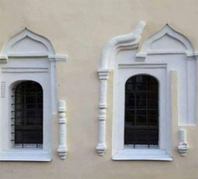 Konsep desain jendela yang satu ini benar-benar bikin bingung. Memang sengaja dibuat seperti itu atau tukangnya yang kurang fokus ya? Foto: dok. Instagram/@infotekniksipil