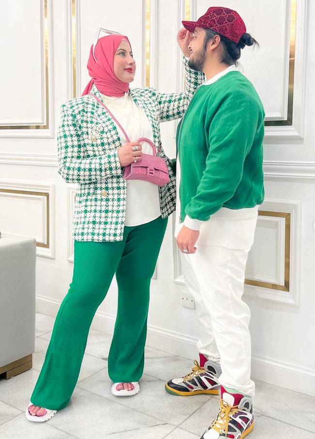 Permasalahan keluarga Tasya Farasya dan Tasyi Athasyia sendiri pertama kali tercium usai Tasyi terlihat tidak menghadiri acara ulang tahun Ayang, anak Tasya Farasya. Semenjak itu Tasyi mengaku mendapat banyak hujatan dari para netizen. Foto: Instagram/@tasyiiathasyia