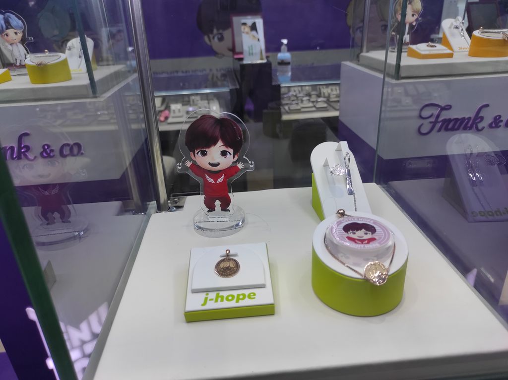 TinyTAN dari Frank & co. TinyTAN dari Frank & co.