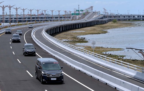 Tol Bali Mandara dipercantik menjelang acara KTT G20. Tol ini akan dilalui oleh tamu KTT G20 nantinya.