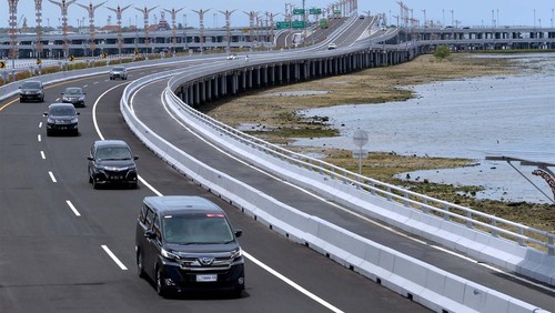 Tol Bali Mandara dipercantik menjelang acara KTT G20. Tol ini akan dilalui oleh tamu KTT G20 nantinya.
