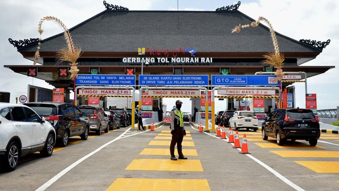 Tol Bali Mandara dipercantik menjelang acara KTT G20. Tol ini akan dilalui oleh tamu KTT G20 nantinya.