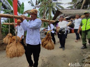 Tradisi Nyuguh, Cara Warga Kampung Kuta Lestarikan Warisan Leluhur