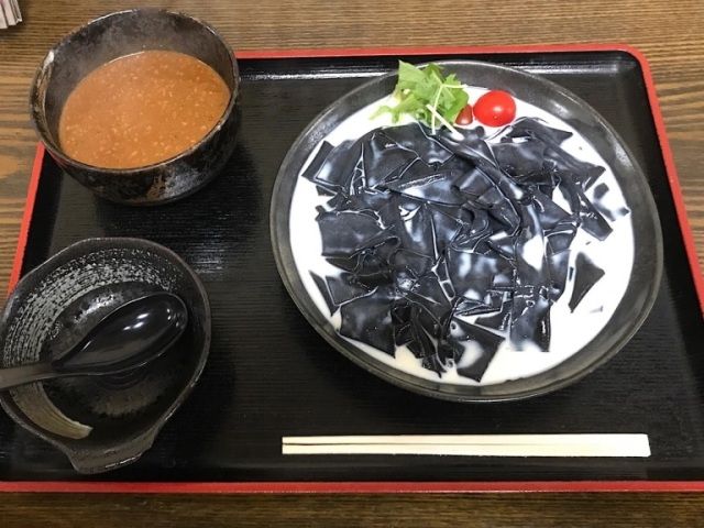 Udon unik seperti sabuk hitam karate