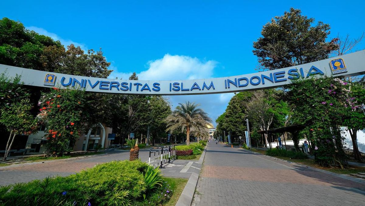 IKHTIAR KESEMBUHAN SESUAI AJARAN ISLAM - Fakultas Kedokteran Universitas  Islam Indonesia Yogyakarta