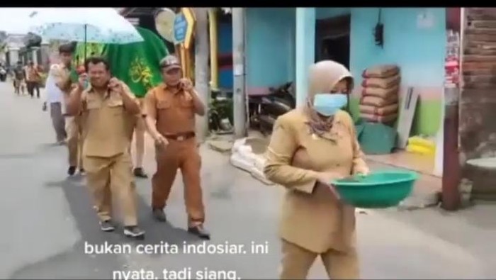 Viral jenazah diantar perangkat desa di Kediri