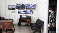 Kamera CCTV juga siap memantau semua aktivitas di Pelabuhan Kali Adem.