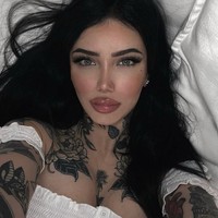 MarykaSetelah pengakuan Sumner Stroh yang viral, beberapa wanita lain buka suara mengenai hal serupa. Kali ini seorang komika cantik bernama Maryka yang juga mendapat pujian dari Adam terkait kemolekan tubuhnya. Diunggah dengan tanda pagar #ExposeAdamLevie, ia bahkan mengaku pernah dikirimi video pribadi. Foto: Instagram