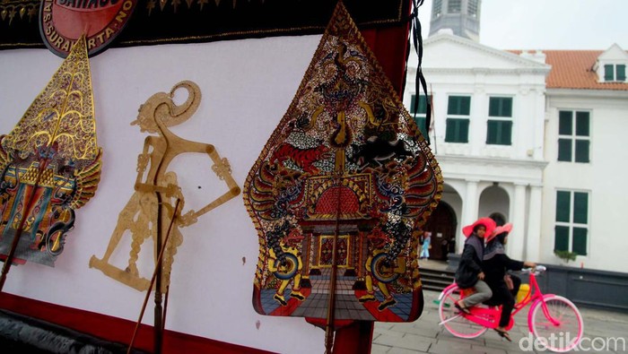 Yuk Travelers, ke Festival Dalang Anak di Kota Tua Jakarta Festival Dalang Anak Nasional resmi dibuka hari ini di Batavia atau kawasan Kota Tua Jakarta. Acara ini menampilkan aksi puluhan dalang cilik.