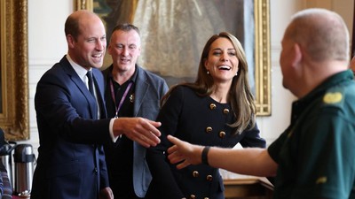 Senyum Pangeran William dan Kate Middleton di Tengah Duka