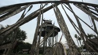 Ritual Nyobeng bukan hanya memandikan tengkorak, melainkan manifestasi dari nilai-nilai yang diyakini masyarakat Dayak Bidayuh. Ritual Nyobeng dilaksanakan selama 3 hari berturut-turut pada tanggal 15 hingga 17 Juni setiap tahunnya.