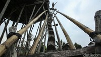 Setelah itu, kepala akan disimpan di kotak kayu dan diletakkan di atas bumbung balug. Kepala ini diyakini akan menjadi penjaga kampung serta harus dimandikan dan diberi sesaji sebagai bentuk penghormatan.