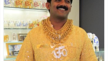 Baju yang terbuat dari emas dijual miliaran rupiah. Foto: Bored Panda