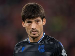 David Silva Lukai Wanita Saat Liburan, Denda 16 Juta Rupiah