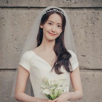 Pasalnya drama Korea Big Mouth tamat menampilkan akhir tragis bagi Lee Jong Suk dan Yoona. Karakter sang aktris didiagnosis penyakit mematikan dan adegan terakhir Big Mouth menampilkan Lee Jong Suk memakai baju serba hitam seperti pergi melayat. Foto: dok. MBC