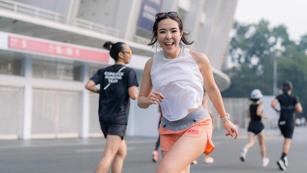 Potret Serunya Gisel Lari di GBK, Disebut Lebih Cocok Jadi Kakak Gempi