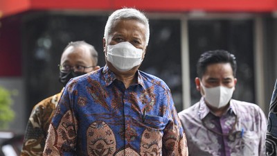 Foto-foto Hakim Agung Sudrajad Dimyati Saat Tiba di KPK