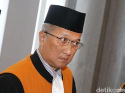 Eks Ketua MA Minta Hakim Tak Lagi Dipanggil Yang Mulia