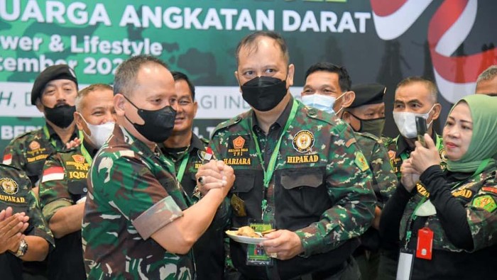 Hariara Tambunan Terpilih Sebagai Ketum Hipakad Himpunan putra-putri keluarga angkatan darat atau Hipakad gelar Munas pertama di Jakarta. Munas kembali memilih Hariara Tambunan sebagai Ketum Hipakad.