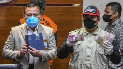 Penampakan Uang Hasil OTT di Mahkamah Agung