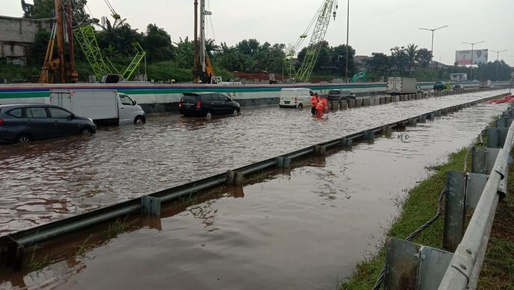 Sempat Ditutup karena Banjir, Tol BSD Km 8 Sudah Dibuka Lagi