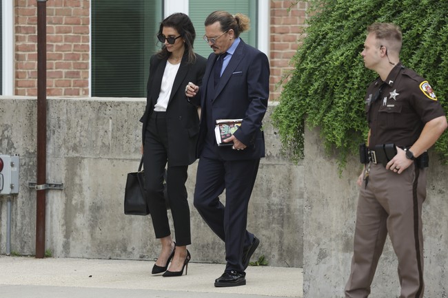 Pendidikan hukum diseriusinya saat kuliah di University of Birmingham pada 2003. Dalam profil di situs Schillings, ia mendeskripsikan dirinya bekerja untuk membela reputasi klien dari pernyataan salah dan pencemaran nama baik di media cetak, online, dan media sosial. (Foto: Getty Images/Kevin Dietsch)