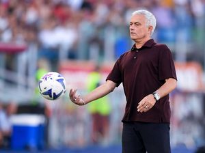 Jose Mourinho Jadi Model Video Klip Rapper Inggris
